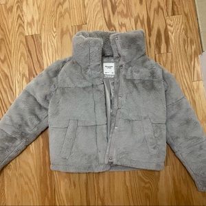 A&F Faux Fur Mini Puffer, grey XS